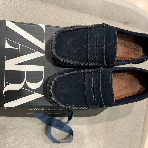 Zara Navy Moccasin Boys Shoes in Size 29 (US Size 12) - Picture 5 of 5